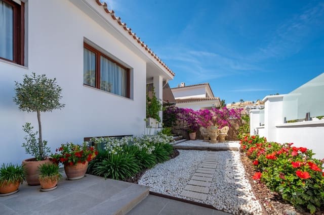 5 sypialnia Willa na sprzedaż w La Cala de Mijas, Mijas z basenem garażem - 1 590 000 € (Ref: 8993188)
