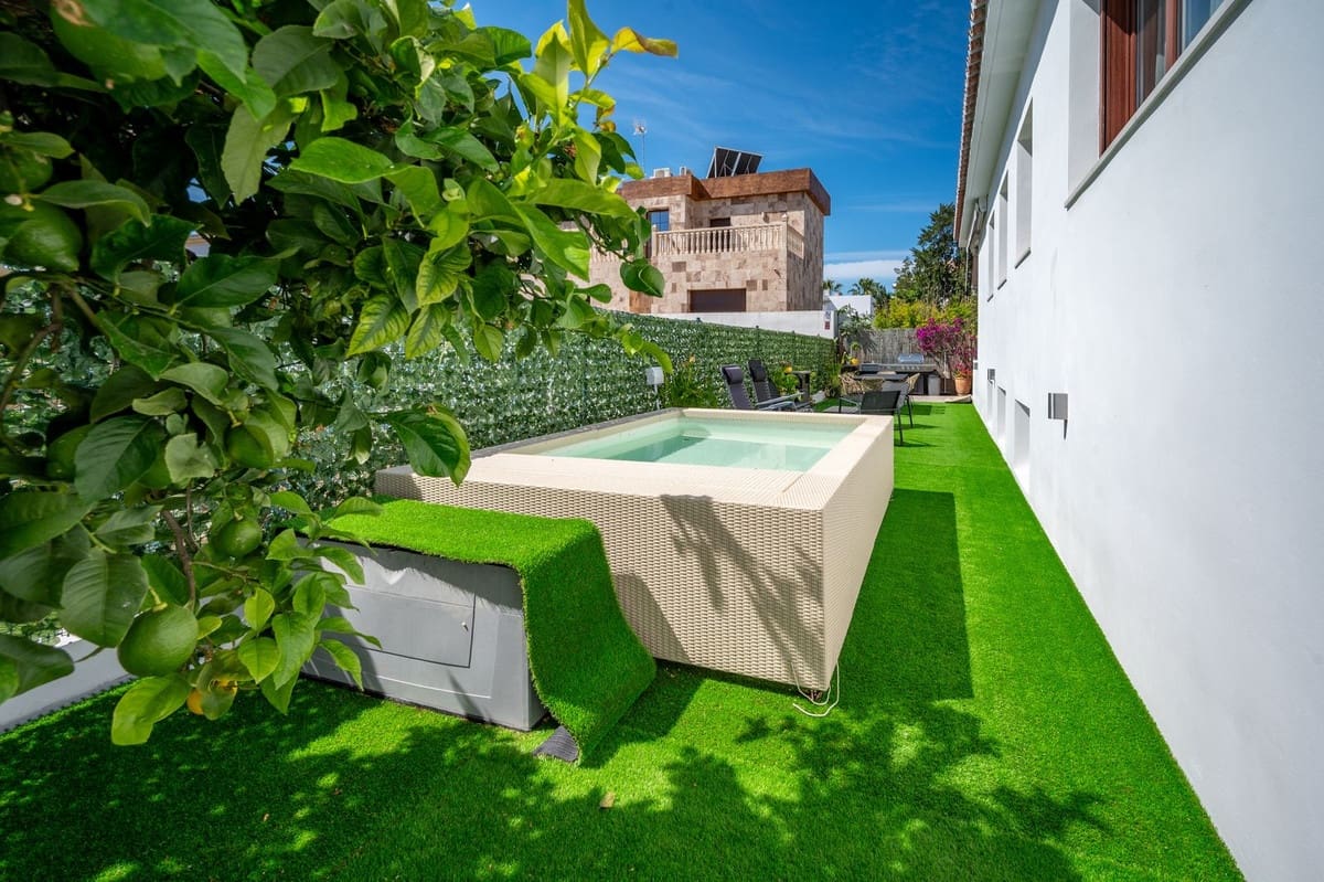 5 chambre Villa/Maison à vendre à La Cala de Mijas avec piscine garage - 1 590 000 € (Ref: 8993188)