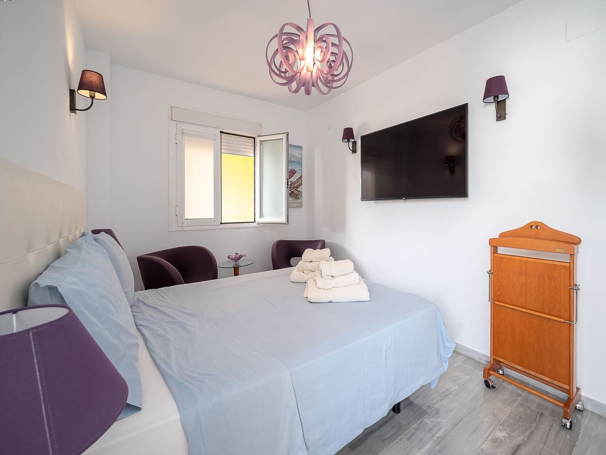 2 Zimmer Apartment zu verkaufen in La Cala de Mijas mit Pool Garage - 615.000 € (Ref: 9058417)