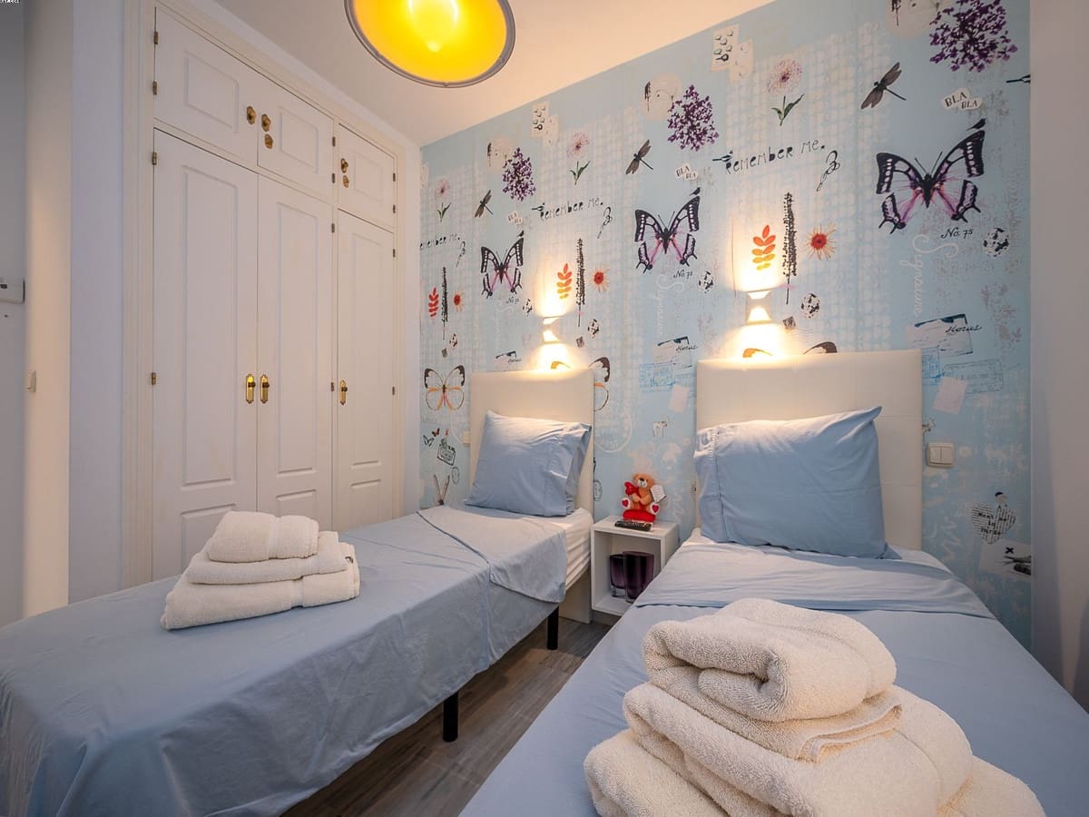 2 Zimmer Apartment zu verkaufen in La Cala de Mijas mit Pool Garage - 615.000 € (Ref: 9058417)