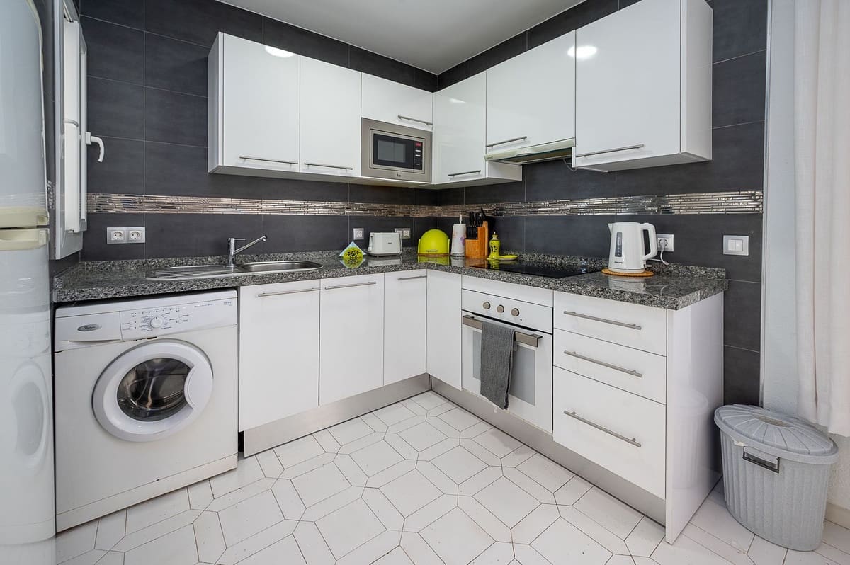 2 soverom Leilighet til salgs i Miraflores med svømmebasseng - € 359 000 (Ref: 9136137)