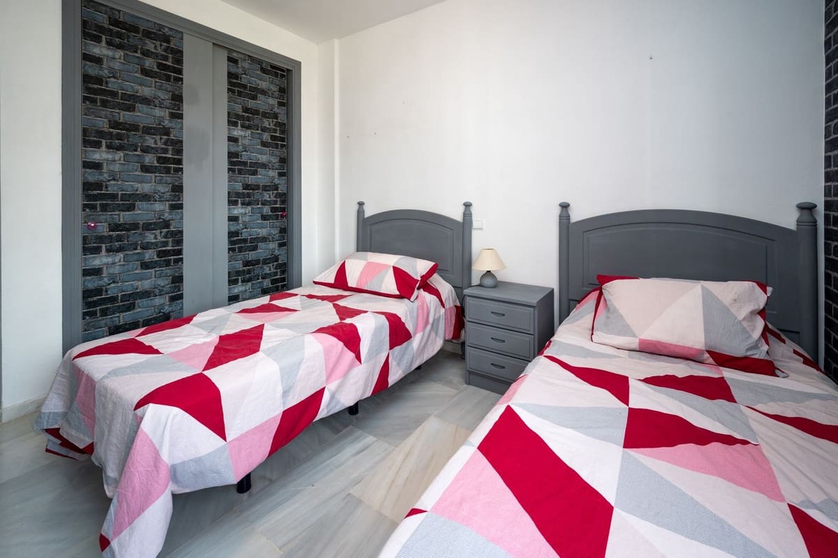 3 soveværelse Lejlighed til leje i Miraflores med swimmingpool garage - € 2.100 (Ref: 9164260)