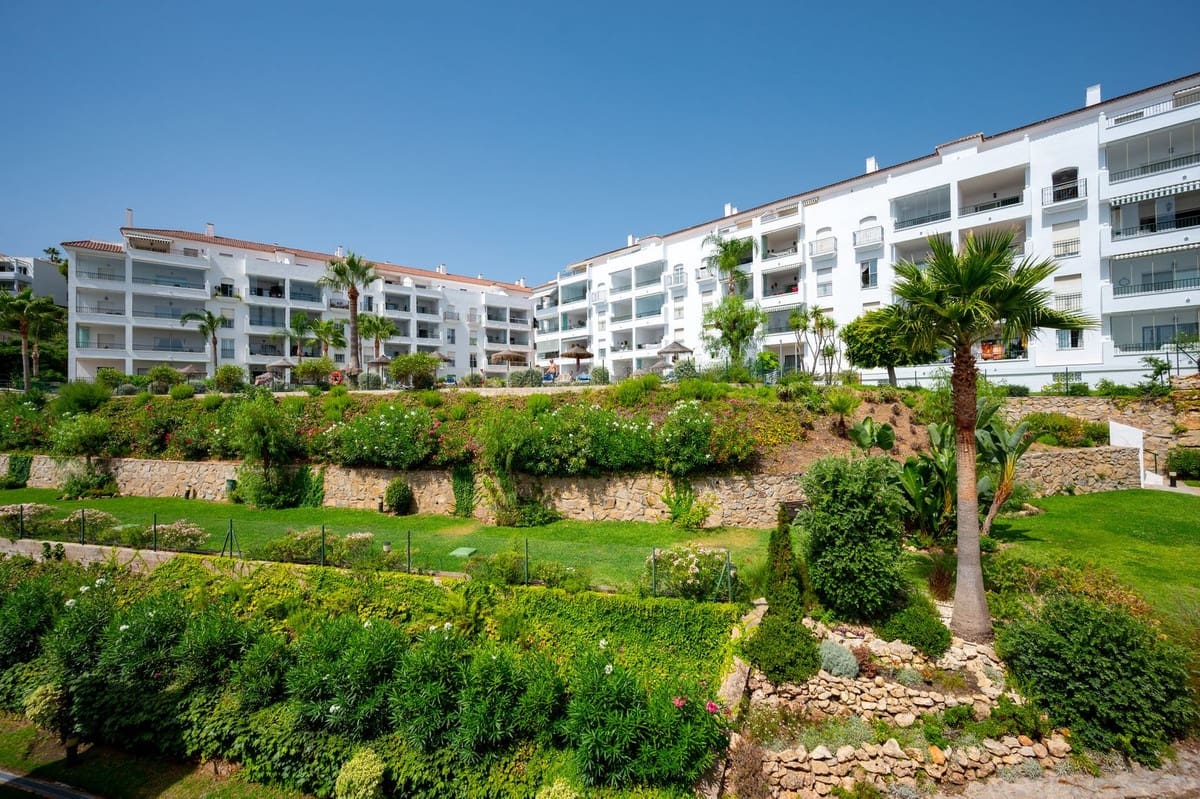 3 bedroom Apartment for rent in Miraflores with pool garage - € 2,000 (Ref: 9164260)