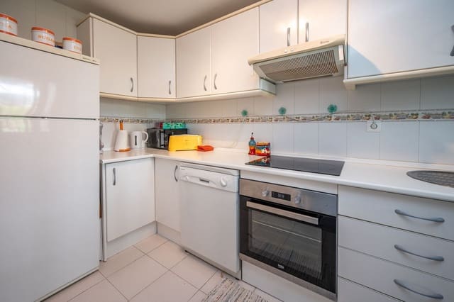 3 slaapkamer Appartement te huur in Miraflores, Mijas met zwembad garage - € 2.000 (Ref: 9164260)