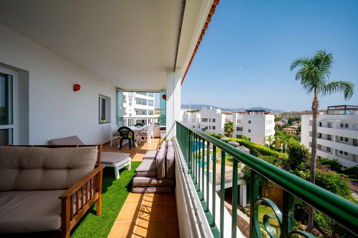 3 bedroom Apartment for rent in Miraflores with pool garage - € 2,000 (Ref: 9164260)