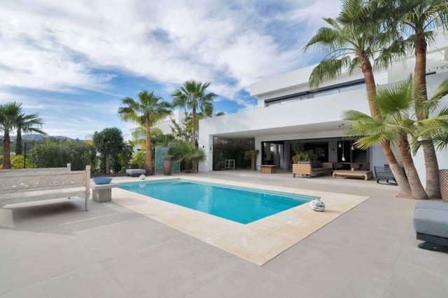 Chalet de 4 habitaciones en La Cala Golf, Mijas en venta con piscina - 1.950.000 € (Ref: 9196810)