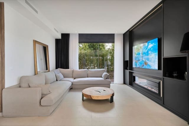 4 soveværelse Villa til salg i La Cala Golf, Mijas med swimmingpool - € 1.950.000 (Ref: 9196810)