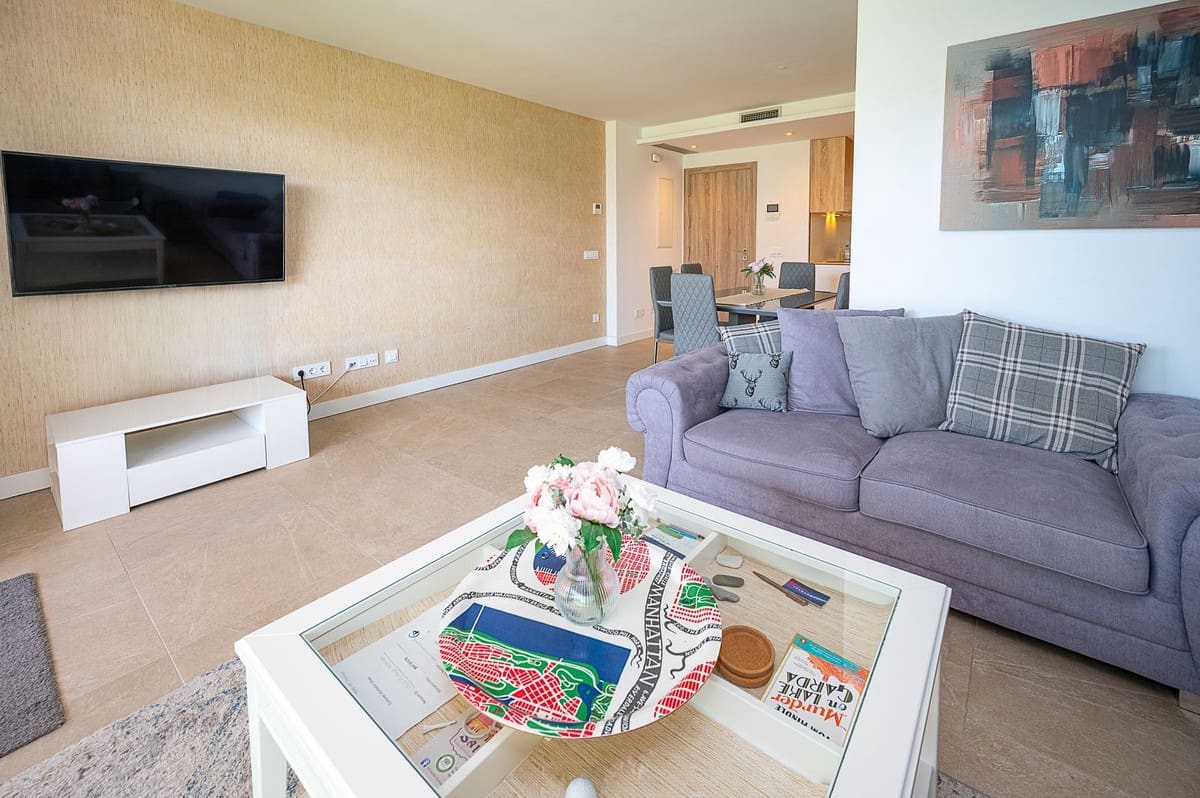 2 soveværelse Lejlighed til salg i La Cala Golf med swimmingpool garage - € 399.000 (Ref: 9223671)