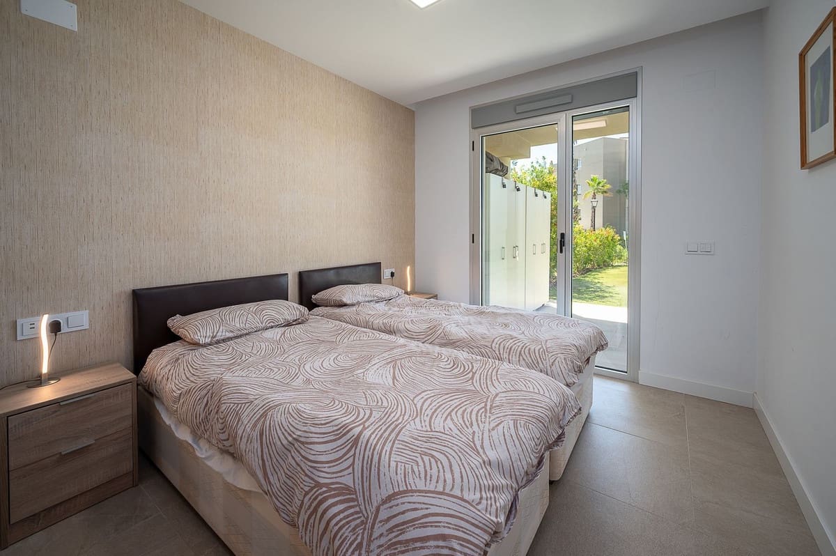 2 soveværelse Lejlighed til salg i La Cala Golf med swimmingpool garage - € 399.000 (Ref: 9223671)