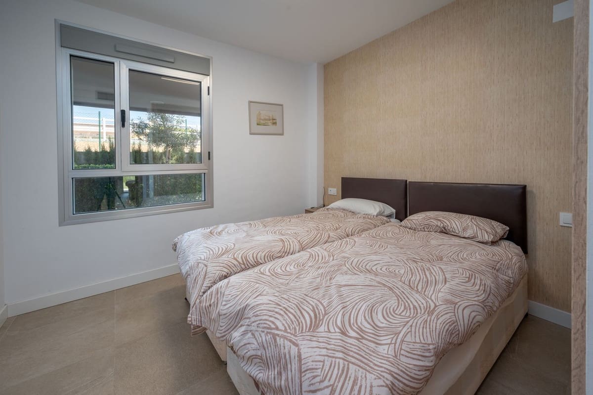 2 soveværelse Lejlighed til salg i La Cala Golf med swimmingpool garage - € 399.000 (Ref: 9223671)