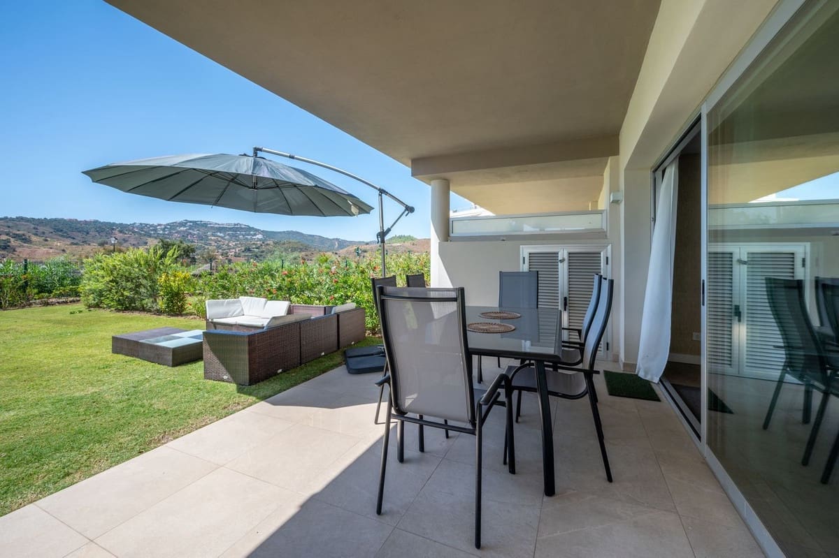 2 soveværelse Lejlighed til salg i La Cala Golf med swimmingpool garage - € 399.000 (Ref: 9223671)