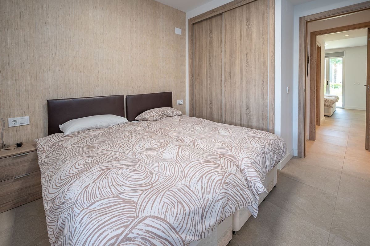 2 soveværelse Lejlighed til salg i La Cala Golf med swimmingpool garage - € 399.000 (Ref: 9223671)