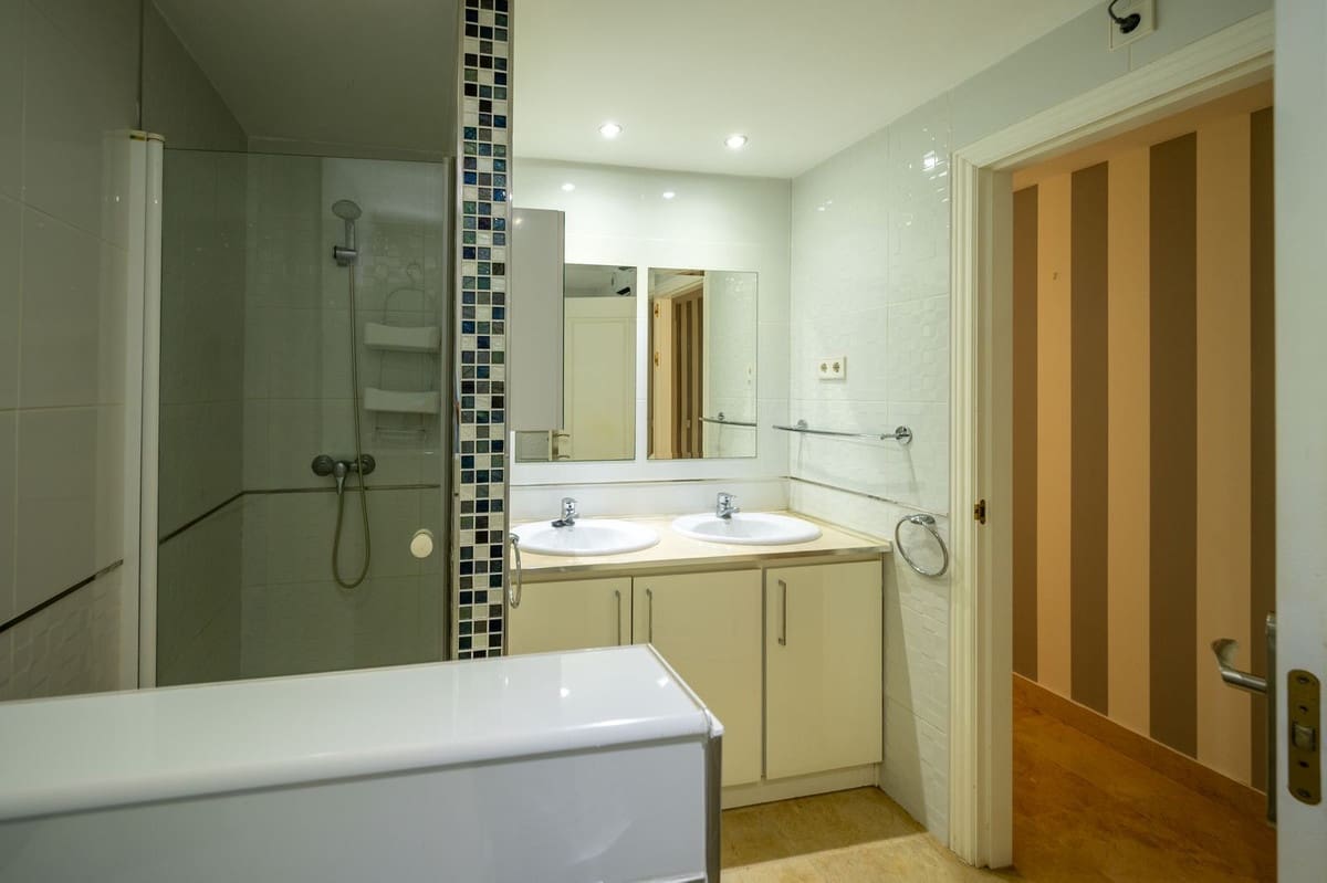 2 bedroom Apartment for sale in Riviera del Sol with pool garage - € 349,000 (Ref: 9283109)