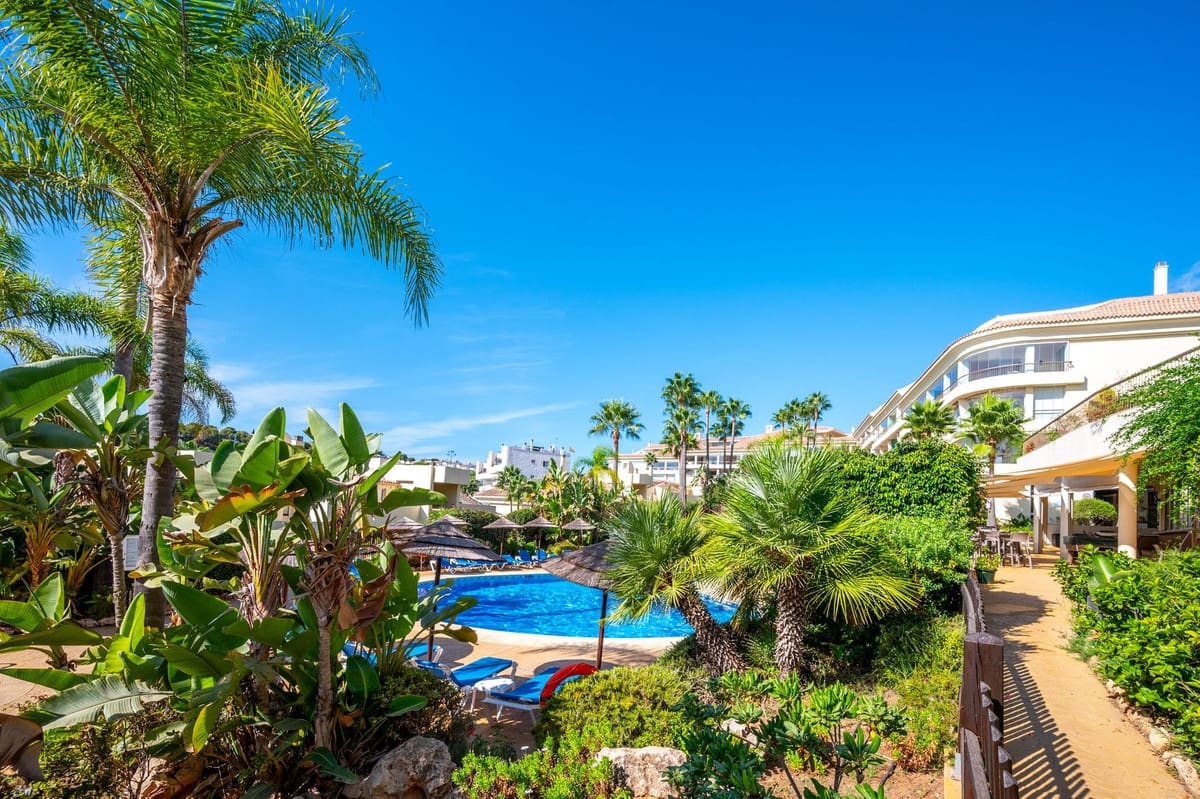 2 bedroom Apartment for sale in Riviera del Sol with pool garage - € 349,000 (Ref: 9283109)