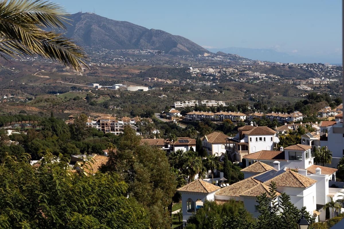 3 bedroom Townhouse for rent in La Cala Golf with pool - € 2,850 (Ref: 9296166)