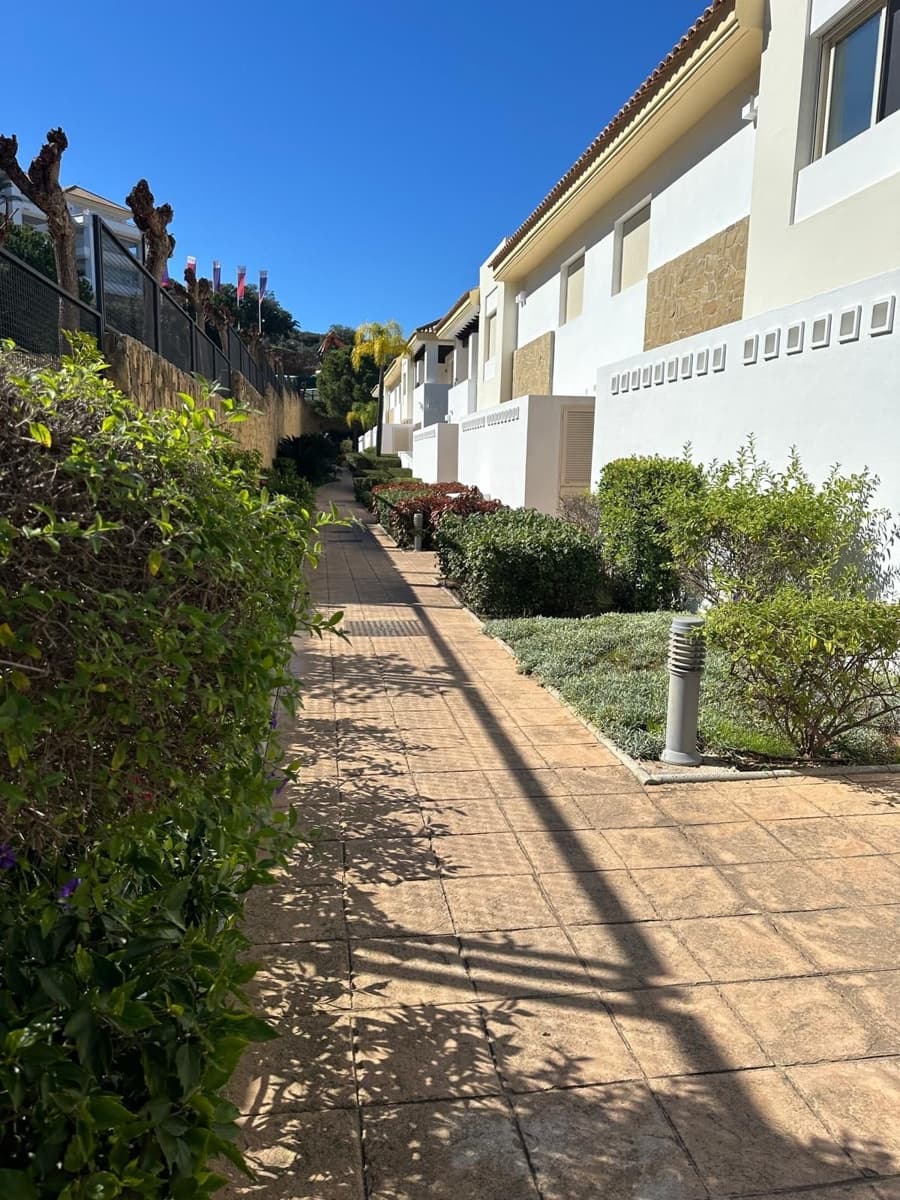 3 bedroom Townhouse for rent in La Cala Golf with pool - € 2,850 (Ref: 9296166)