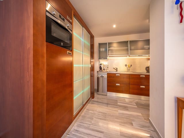 Apartamento de 2 habitaciones en La Cala de Mijas, Mijas en venta con piscina garaje - 615.000 € (Ref: 9309243)