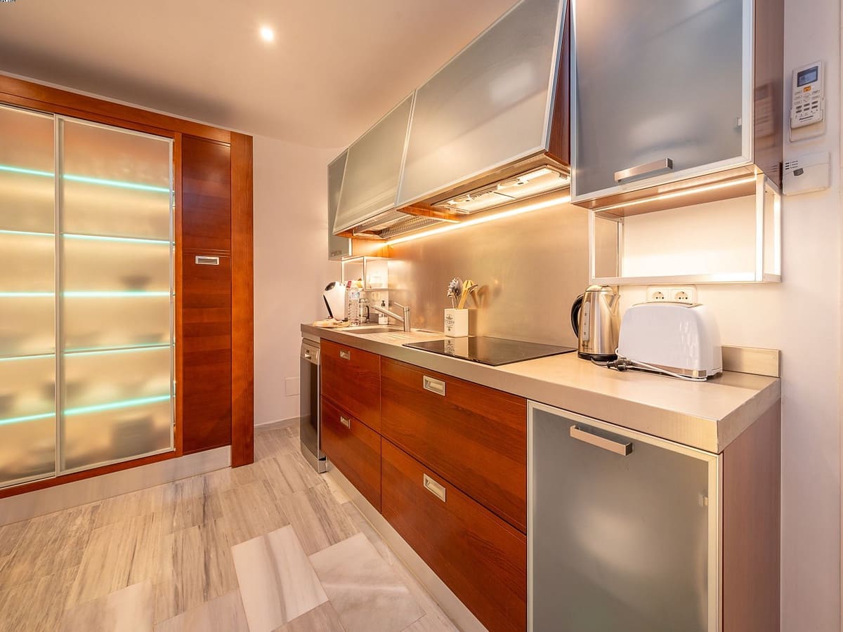 2 Zimmer Apartment zu verkaufen in La Cala de Mijas mit Pool Garage - 615.000 € (Ref: 9309243)