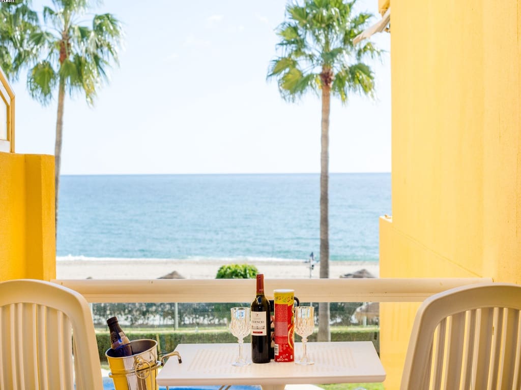 2 bedroom Apartment for sale in La Cala de Mijas with pool garage - € 615,000 (Ref: 9309243)