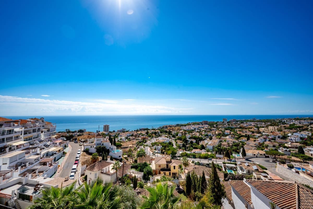 2 soverom Penthouse til salgs i Riviera del Sol med svømmebasseng garasje - € 348 500 (Ref: 9343516)