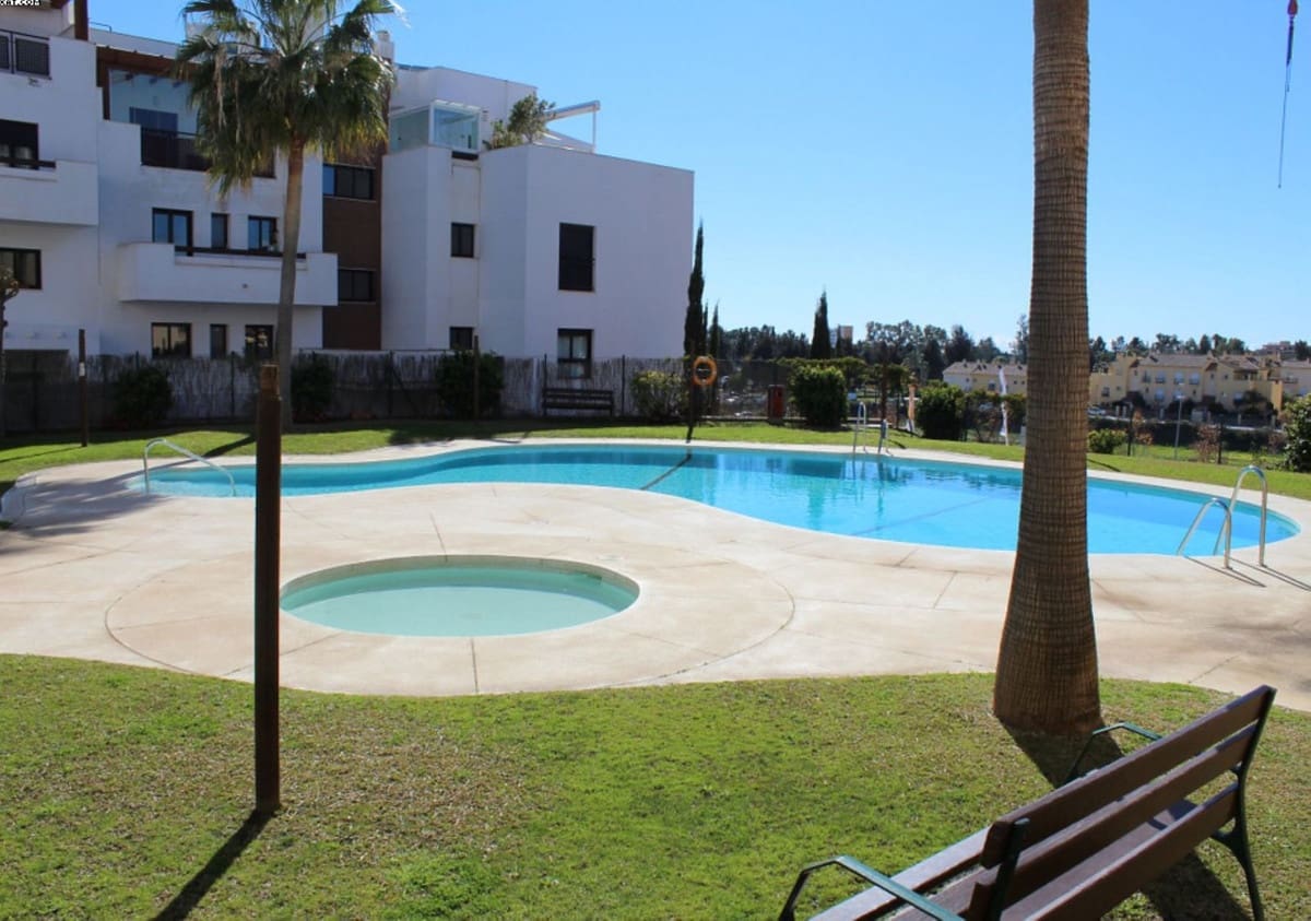 1 bedroom Apartment for rent in La Cala de Mijas with pool garage - € 1,200 (Ref: 9352483)