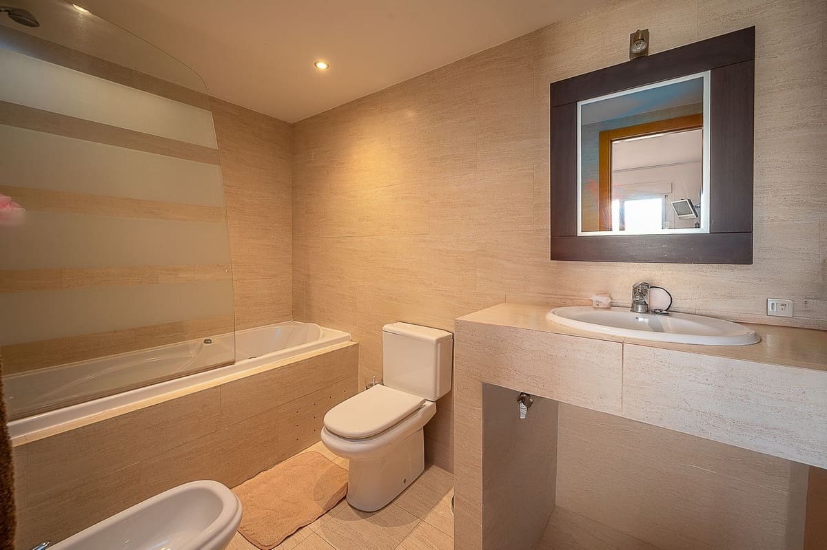 2 bedroom Apartment for sale in La Cala de Mijas with pool garage - € 349,950 (Ref: 9357691)