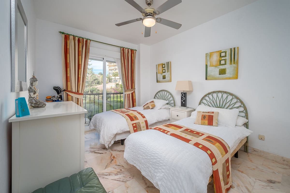 2 quarto Apartamento para venda em La Cala de Mijas com piscina - 375 000 € (Ref: 9379884)