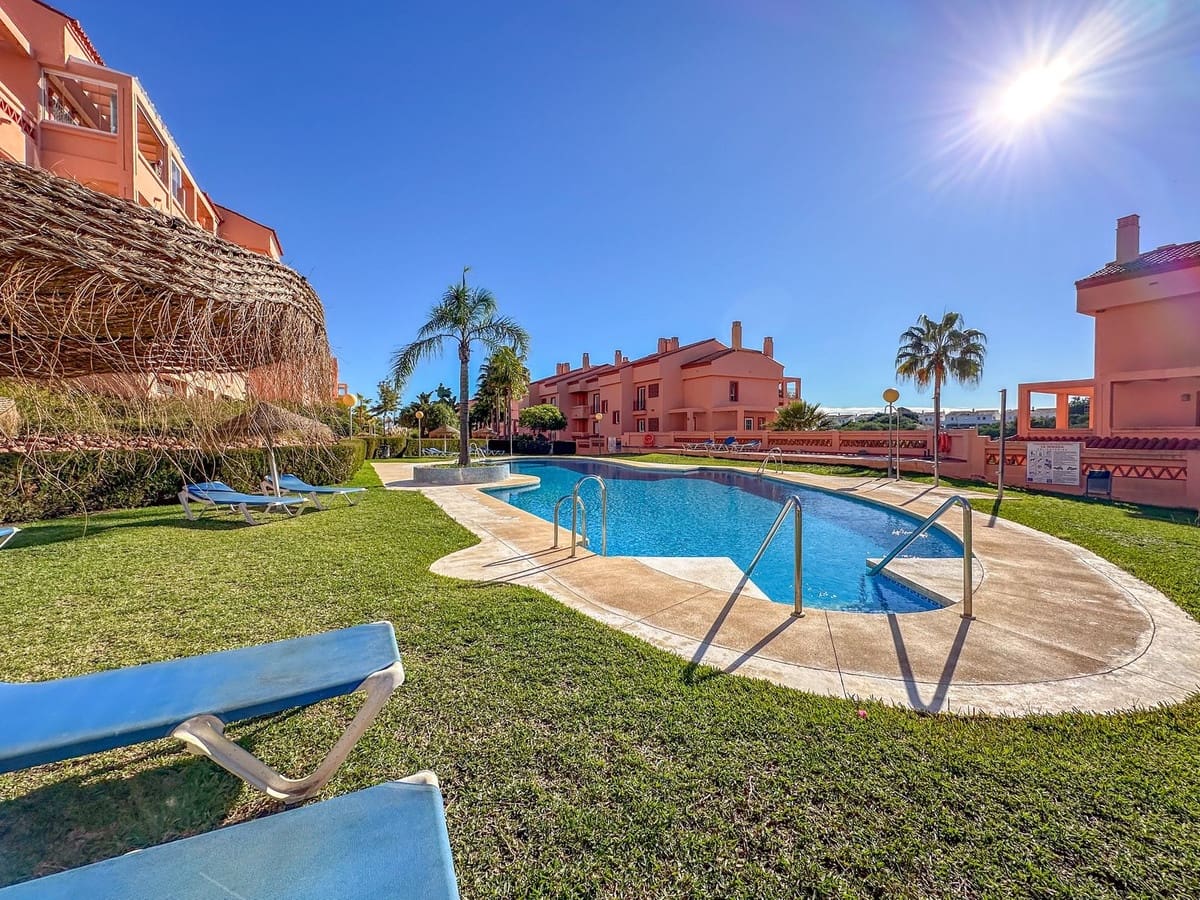 3 bedroom Apartment for sale in El Faro with garage - € 449,000 (Ref: 9412290)