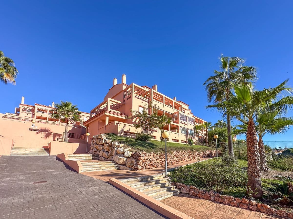 3 bedroom Apartment for sale in El Faro with garage - € 449,000 (Ref: 9412290)