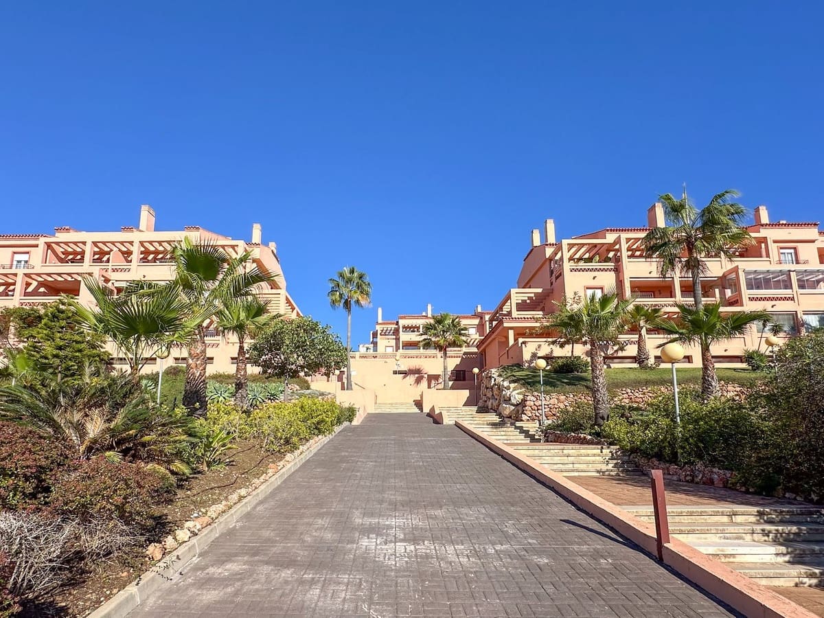3 bedroom Apartment for sale in El Faro with garage - € 449,000 (Ref: 9412290)