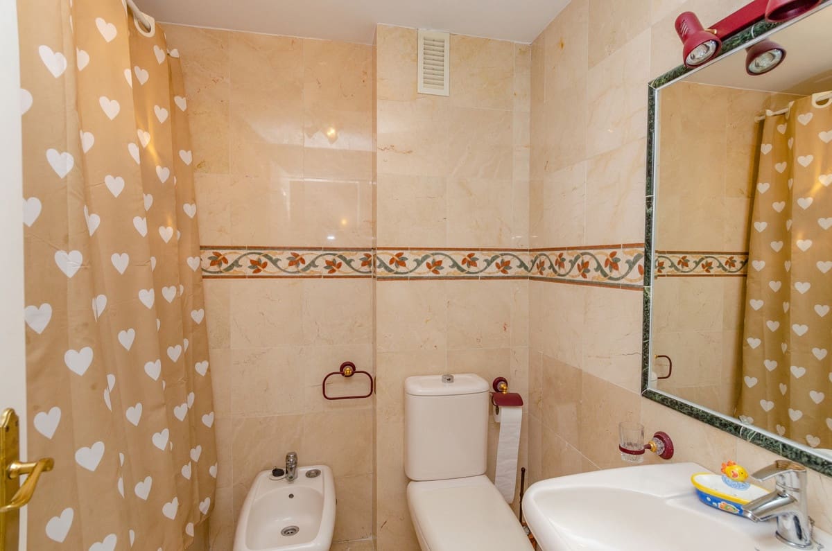 2 Zimmer Apartment zu verkaufen in La Cala de Mijas mit Pool Garage - 525.000 € (Ref: 9438772)