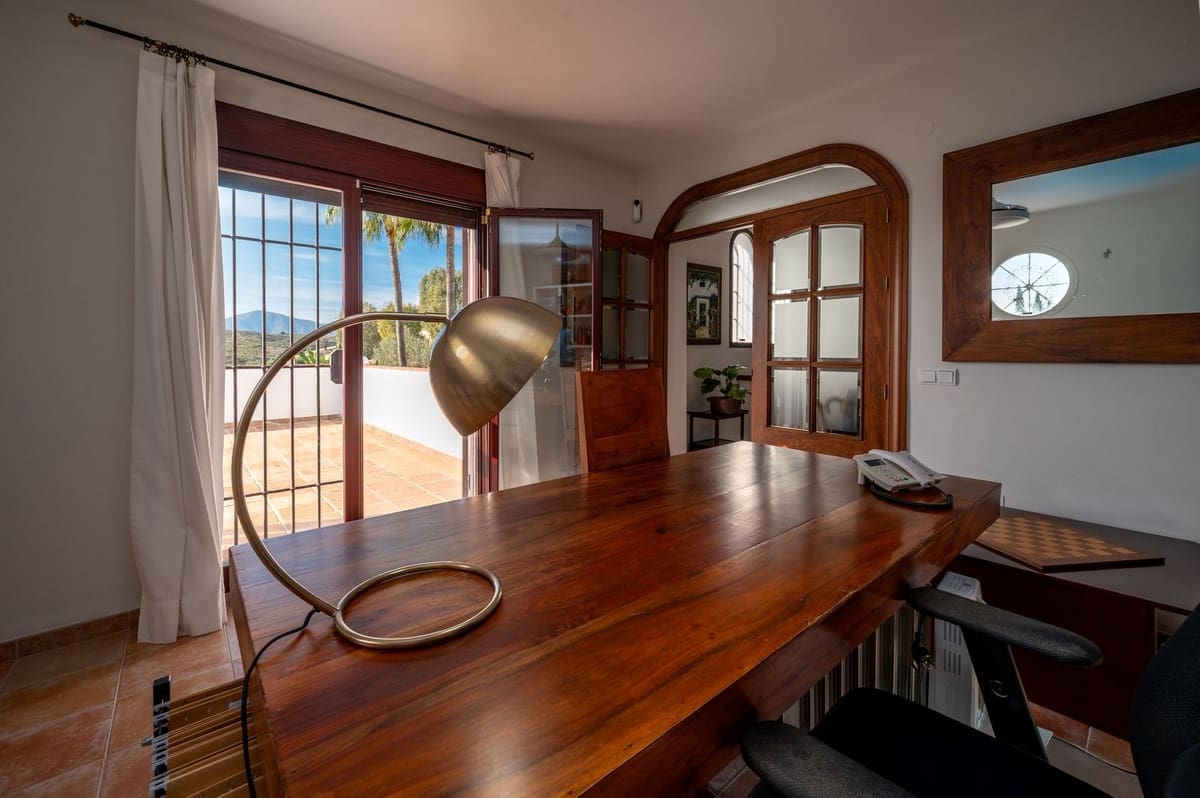 5 soveværelse Villa til salg i Mijas Golf med swimmingpool garage - € 1.150.000 (Ref: 9447255)