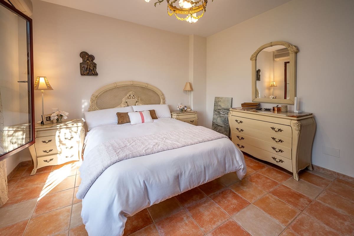 5 soveværelse Villa til salg i Mijas Golf med swimmingpool garage - € 1.150.000 (Ref: 9447255)