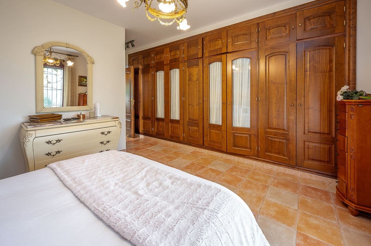 5 soveværelse Villa til salg i Mijas Golf med swimmingpool garage - € 1.150.000 (Ref: 9447255)