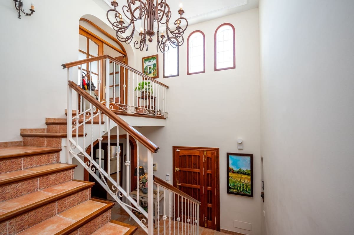 5 soveværelse Villa til salg i Mijas Golf med swimmingpool garage - € 1.150.000 (Ref: 9447255)