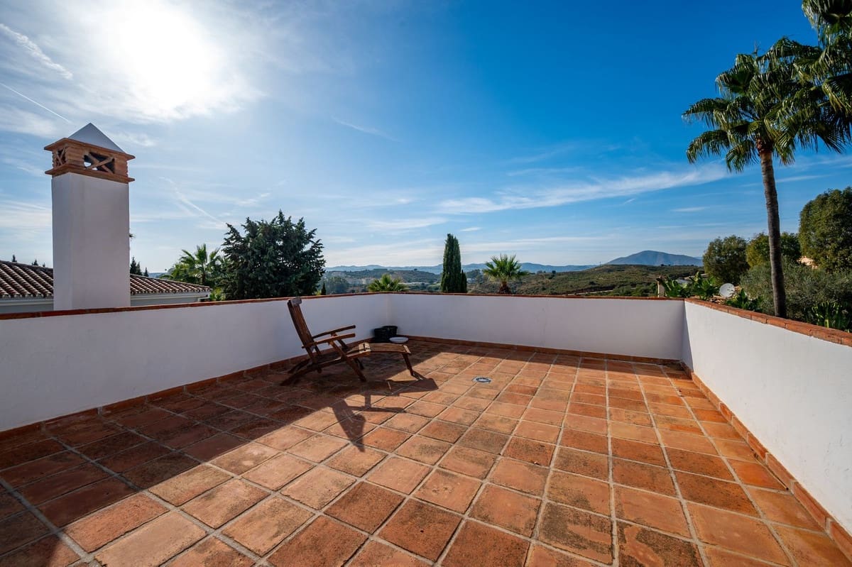 5 soveværelse Villa til salg i Mijas Golf med swimmingpool garage - € 1.150.000 (Ref: 9447255)