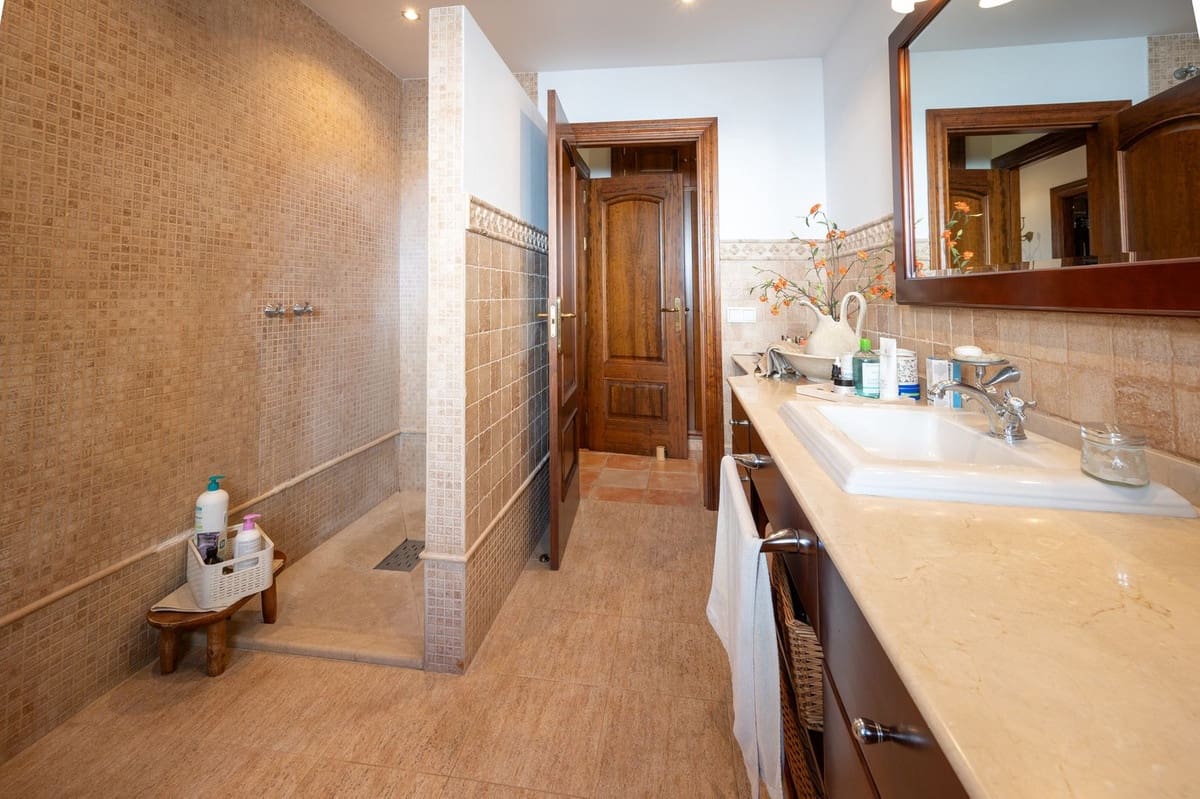 5 soveværelse Villa til salg i Mijas Golf med swimmingpool garage - € 1.150.000 (Ref: 9447255)