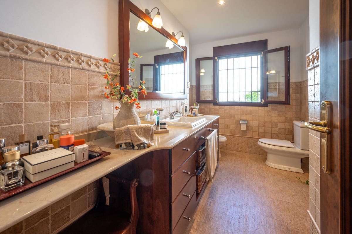 5 soveværelse Villa til salg i Mijas Golf med swimmingpool garage - € 1.150.000 (Ref: 9447255)