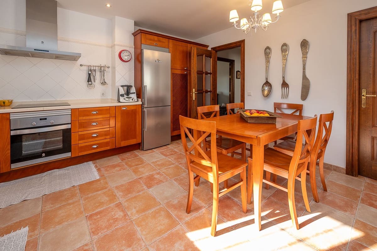 5 soveværelse Villa til salg i Mijas Golf med swimmingpool garage - € 1.150.000 (Ref: 9447255)