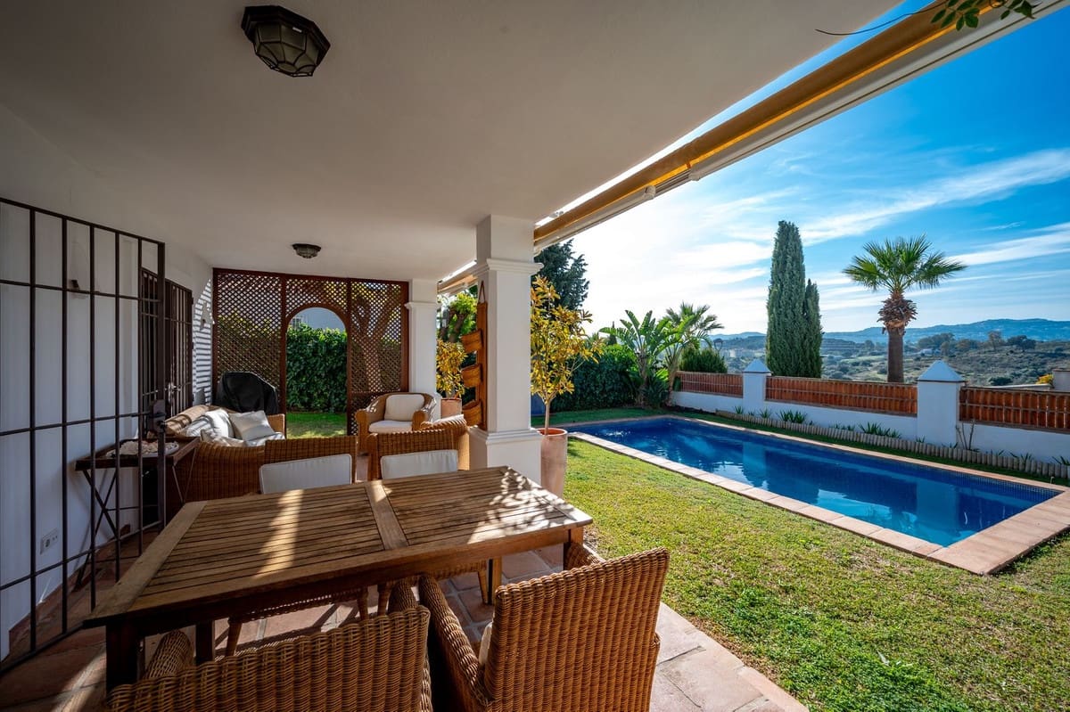 5 soveværelse Villa til salg i Mijas Golf med swimmingpool garage - € 1.150.000 (Ref: 9447255)