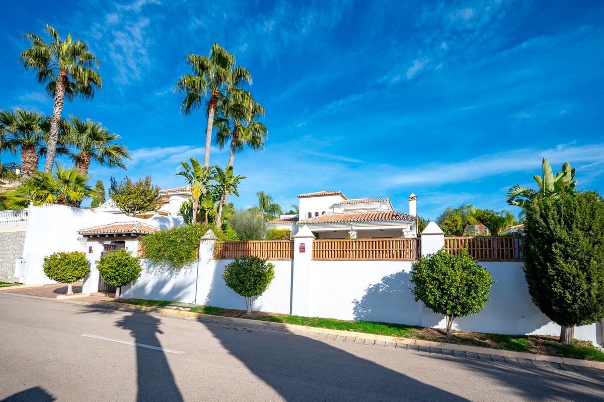 5 soveværelse Villa til salg i Mijas Golf med swimmingpool garage - € 1.150.000 (Ref: 9447255)