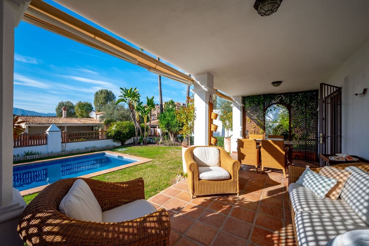 5 soveværelse Villa til salg i Mijas Golf med swimmingpool garage - € 1.150.000 (Ref: 9447255)