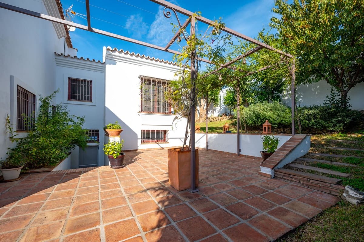 5 soveværelse Villa til salg i Mijas Golf med swimmingpool garage - € 1.150.000 (Ref: 9447255)