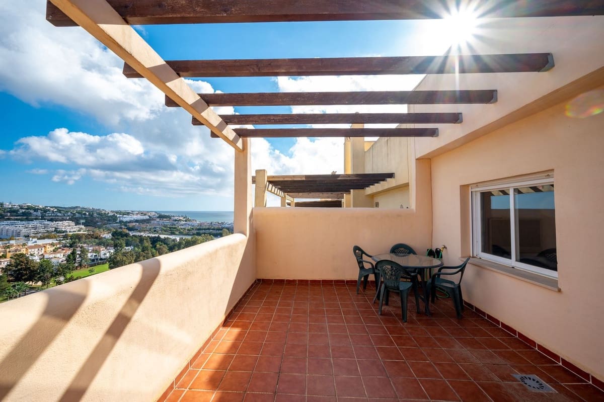 2 bedroom Apartment for sale in La Cala de Mijas with pool garage - € 349,950 (Ref: 9490019)