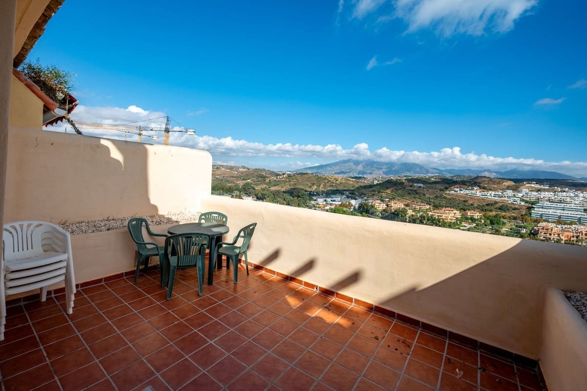 2 bedroom Apartment for sale in La Cala de Mijas with pool garage - € 349,950 (Ref: 9490019)