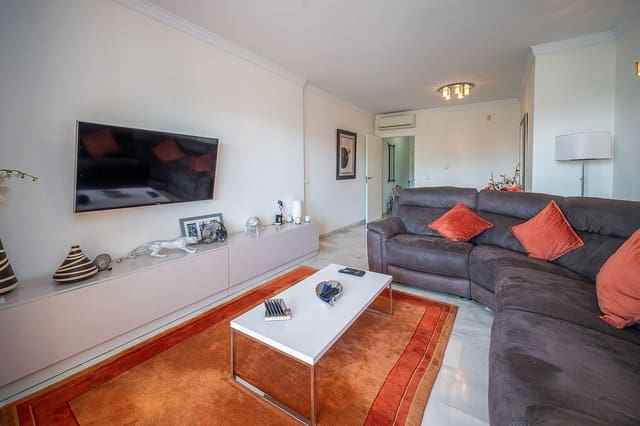 Apartamento de 2 habitaciones en Mijas Costa, Mijas en venta con piscina garaje - 399.950 € (Ref: 9523078)
