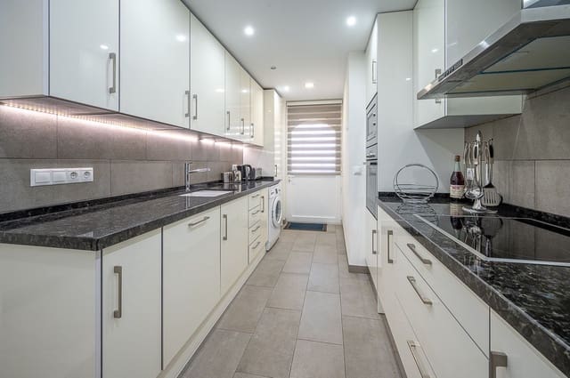 Apartamento de 2 habitaciones en Mijas Costa, Mijas en venta con piscina garaje - 399.950 € (Ref: 9523078)