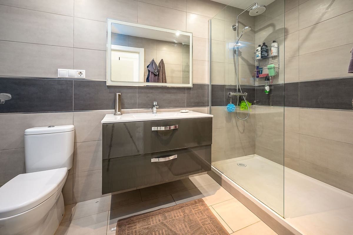 Apartamento de 2 habitaciones en Mijas Costa en venta con piscina garaje - 399.950 € (Ref: 9523078)