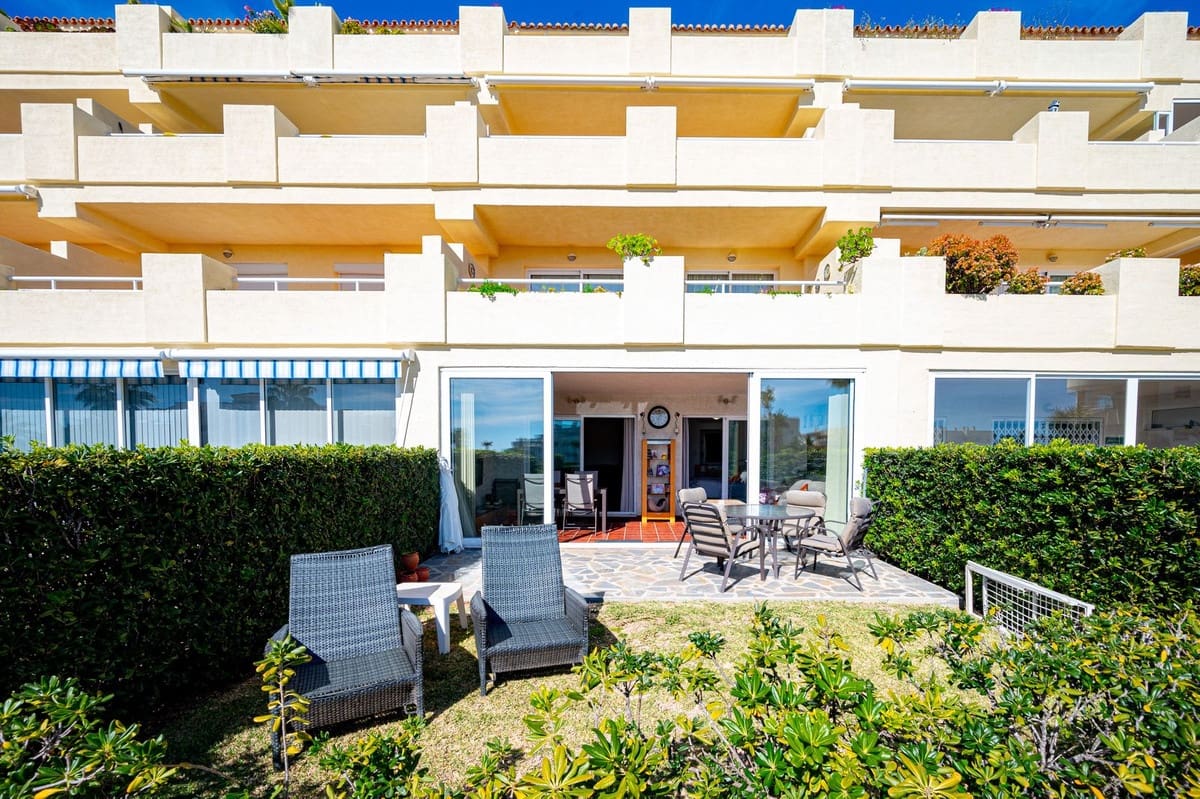 Apartamento de 2 habitaciones en Mijas Costa en venta con piscina garaje - 399.950 € (Ref: 9523078)