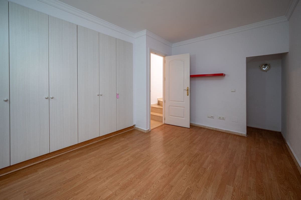 Casa de 3 habitaciones en Riviera del Sol en venta con piscina garaje - 450.000 € (Ref: 9525513)